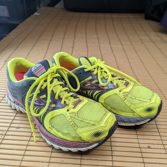 Brooks Glycerin 11 Womens Shoes Sneakers Sz 9 Neon Yellow Running 1201371B682 - Picture 2 of 11